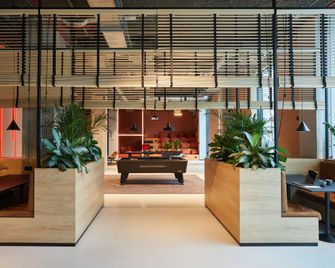 The Social Hub Barcelona Poblenou - Barcelona - Lobby