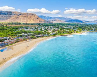 Ocean View Home for Family Fun Getaway Near Beach w/Hot Tub and Bbq Grill - Waianae - Playa