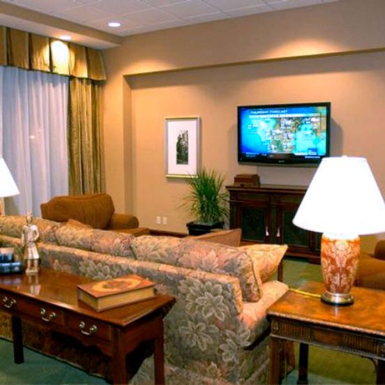 Living room view of Hampton Inn Calera