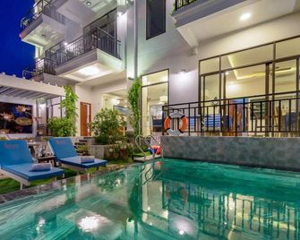 Santa Sea Villa - Hoi An