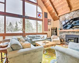 Waitsfield Vacation Rental w/ Private Hot Tub - Waitsfield - Huiskamer