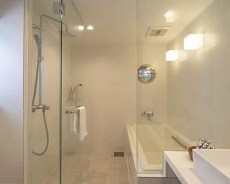 Shonan Ova - Yokosuka - Bad