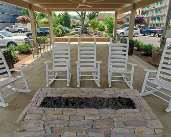 Arbors at Island Landing Hotel & Suites - Pigeon Forge - Patio