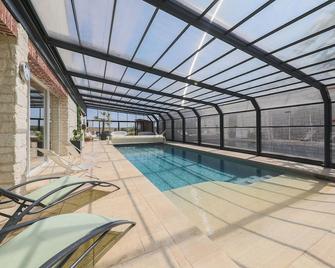 Le Loft de la Grange - Ravenel - Piscina