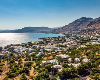 White Olive Premium Lindos - Pefki - Venkovní prostory