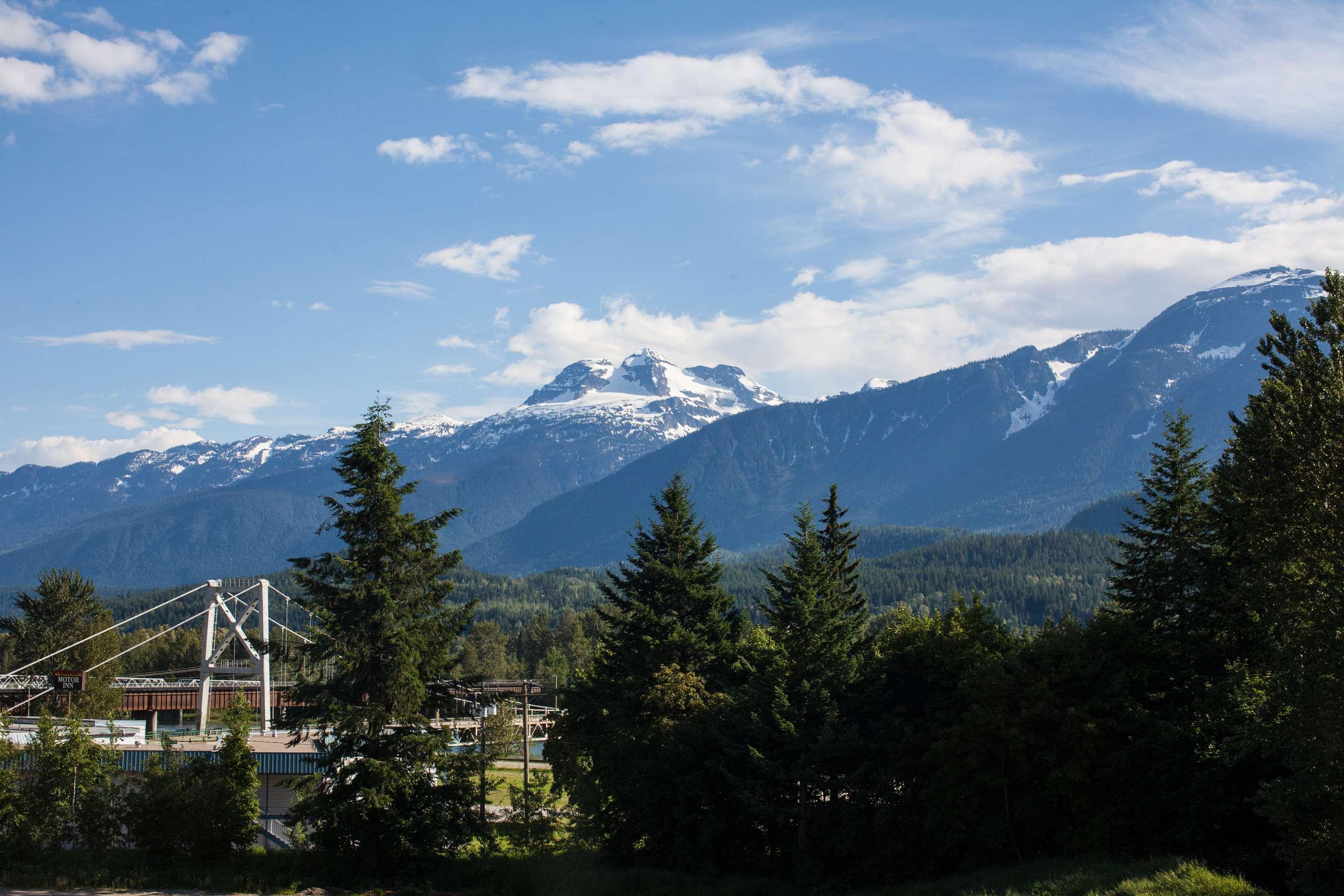 Best Western Plus Revelstoke From $131. Revelstoke Hotel Deals ...