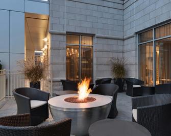 Hilton Garden Inn Rochester/University & Medical Center - Rochester - Patio