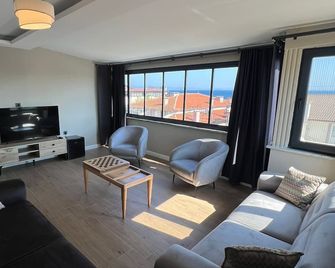 Çam otel - Edremit - Huiskamer