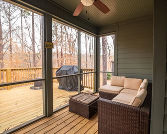 Kowaliga Retreat | Lake Martin Getaway - Tallassee - Balcony