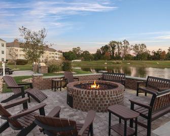Family Friendly Countryside Resort Condos Close To Colonial Williamsburg - Williamsburg - Patio
