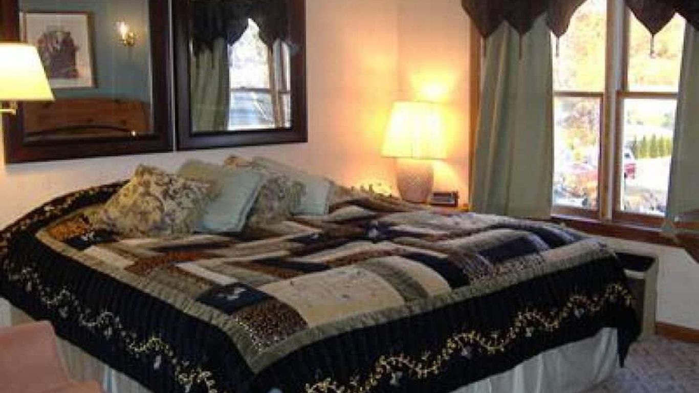 Sturbridge Country Inn