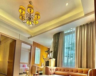 Zhanjiang Jinfu Auto Theme Hotel (Jinshawan Guanhai Long Corridor) - Zhanjiang - Lounge