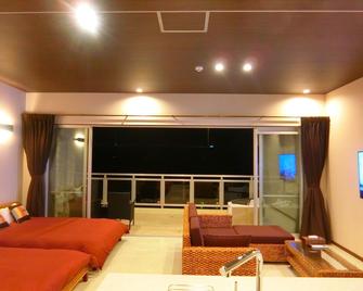 Oceans Cottage - Nago - Living room