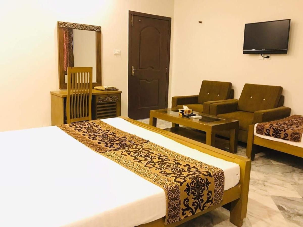 Pakeeza One Hotel