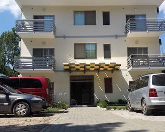 Hotel Vila Tufi - Velipojë - Edificio