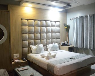 Hotel Raj Palace Shivpuri - Shivpuri - Living room