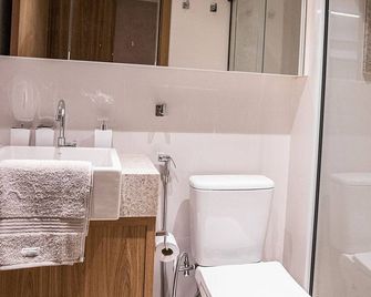 Apartamento novo de alto padrão e aconchegante#223 - Brasilia - Bathroom