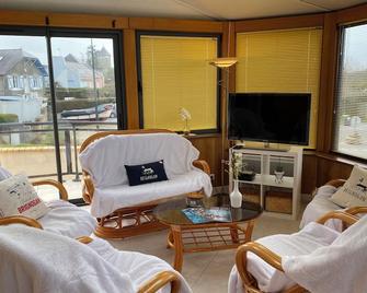 Maison Le Ressac au Bord de mer - Plounéour-Brignogan-Plages - Sala de estar