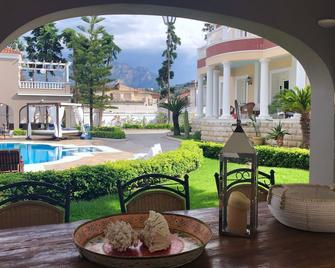 Villa Dolphin Akrata - Akrata - Restaurant