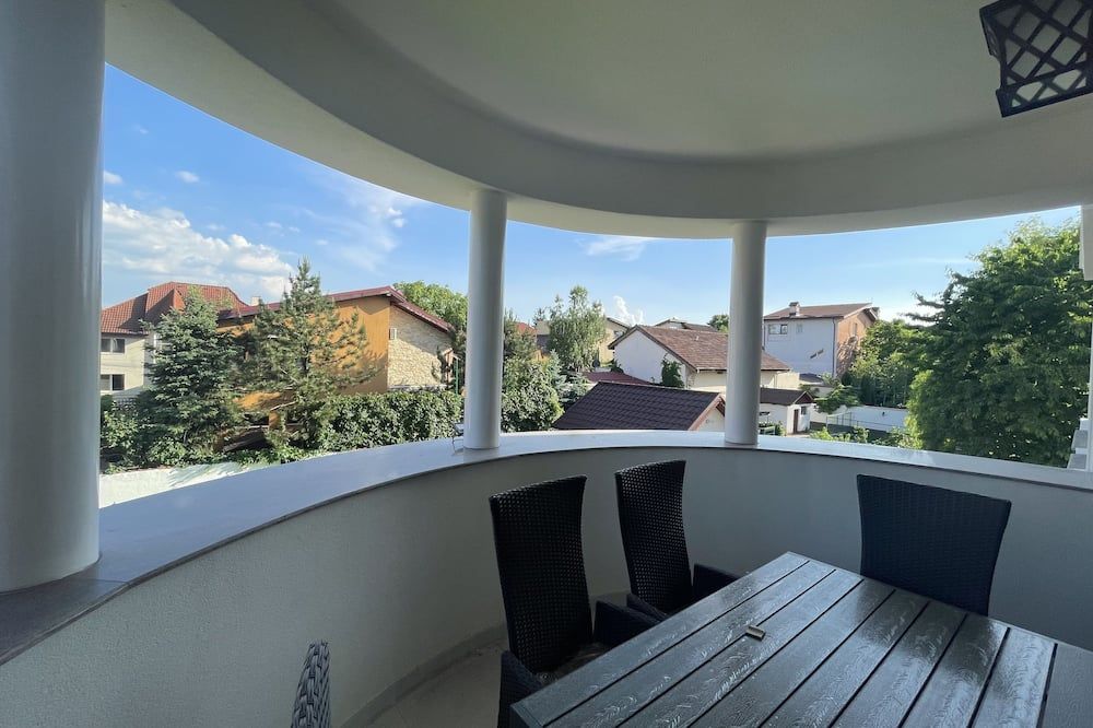 Iarca Inn - בוקרשט - מרפסת