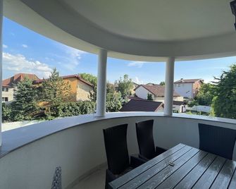 Iarca Inn - Bucarest - Balcón