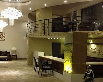 Club De Novo Hotel - Butwāl