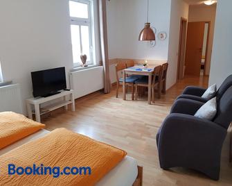 Pension Zum Glasmacher - Oberhof - Living room