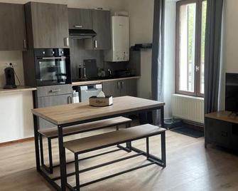 Superbe appartement face au Château - 2 chambres - Netflix/Canal+ - Sedan - Cuisine