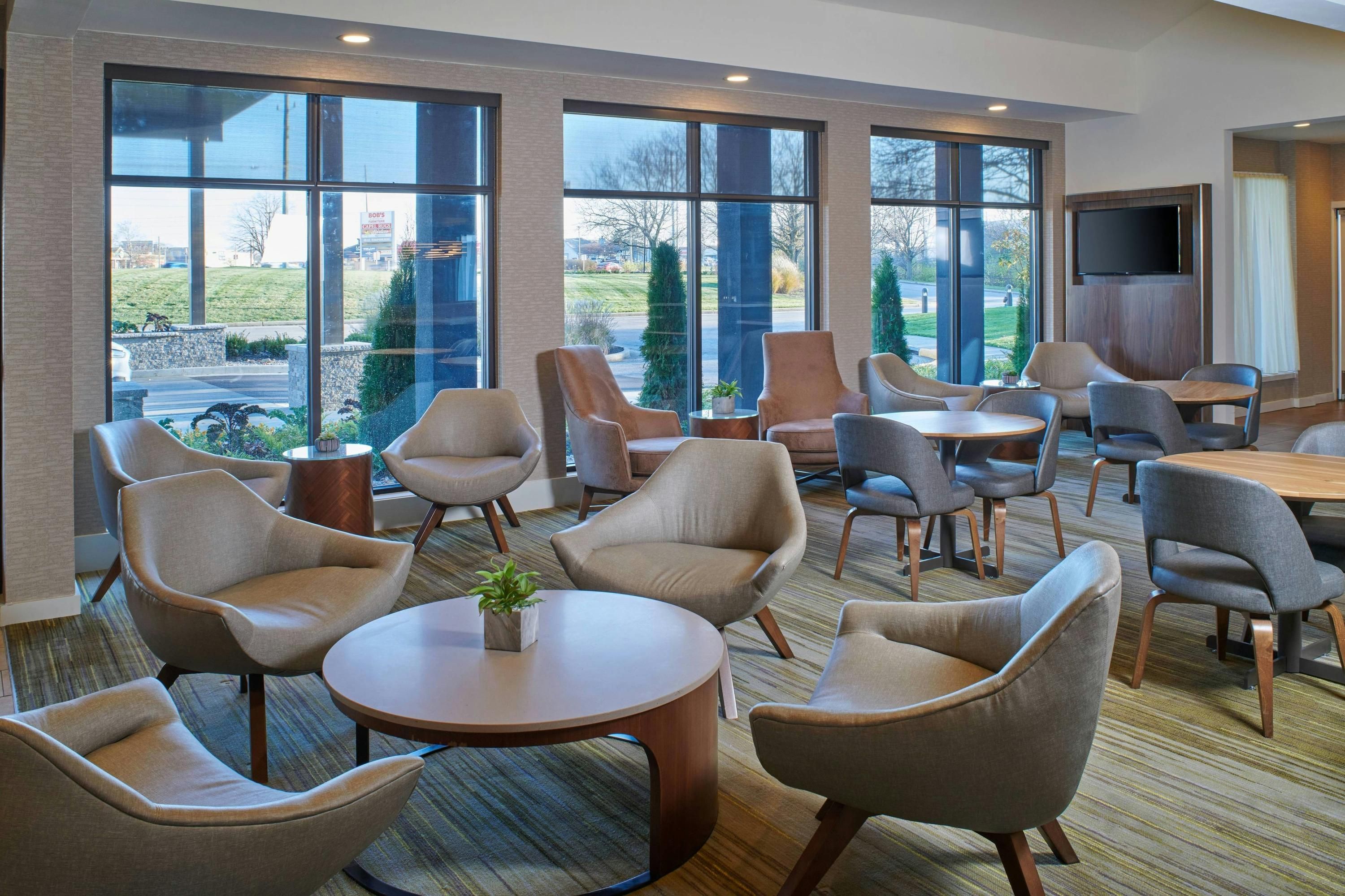 Courtyard by Marriott Indianapolis Castleton thumbnail 2