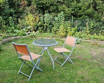 Ferienwohnung im Grünen - Berlin - Innenhof