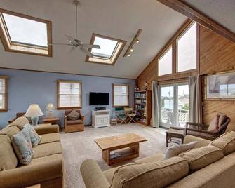 Direct Oceanfront 4 Bedroom Home - Private Beach Unobstructed Views - Avon - Living room