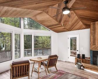 The Mckenzie House w/ sauna & outdoor shower - McKenzie Bridge - Dining room
