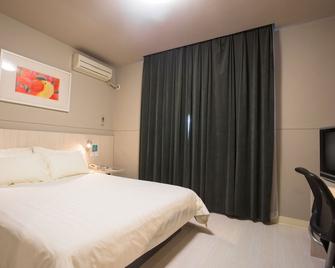 Jinjiang Inn Shaoxing Keqiao Wanda Plaza Convention and Exhibition Center Hotel - Shaoxing - Bedroom