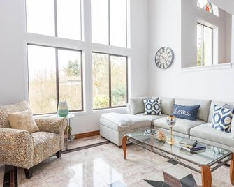 Amazing Sound View - Guest House - Mukilteo - Living room