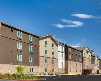 Woodspring Suites Bakersfield East - Bakersfield - Building