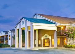 Days Inn by Wyndham Mooresville Lake Norman - Mooresville - Bâtiment