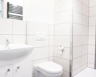 Hostel 66 - קרוסנו