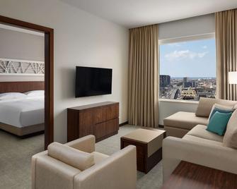 Hyatt House Jeddah Sari Street - Jeddah - Living room