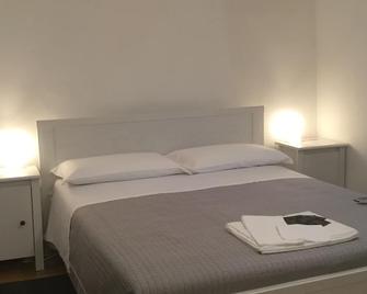 La Piazzetta B&B - Mini appartamento con ingresso indipendente - Isernia - Bedroom