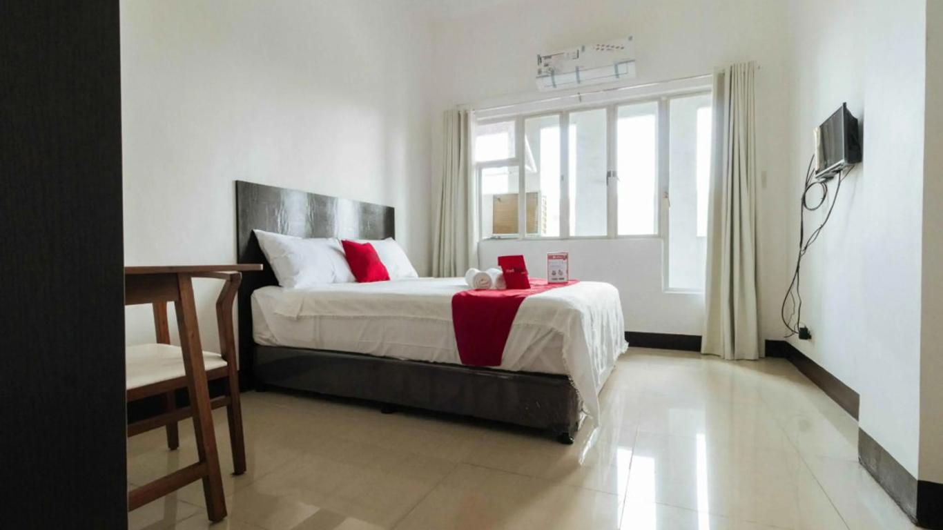 RedDoorz Plus at Banawe Quezon City