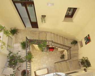 Albergo Maccotta - Trapani - Escaleras