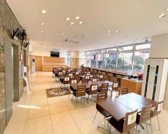 Toyoko Inn Okayama-Eki Nishiguchi Hiroba - Okayama - Restaurante