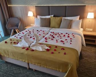 Lignum Hotel - Miskolc - Bedroom