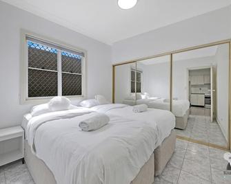 Fairfield 1B Granny Flat Sleep up to 4 ppl - Fairfield - Bedroom