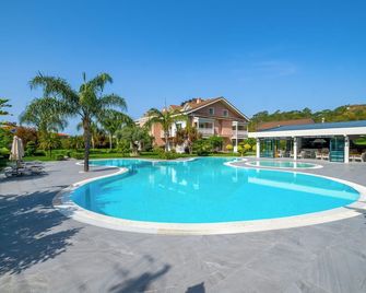 Grand Gocek Hotel - Gocek - Piscina