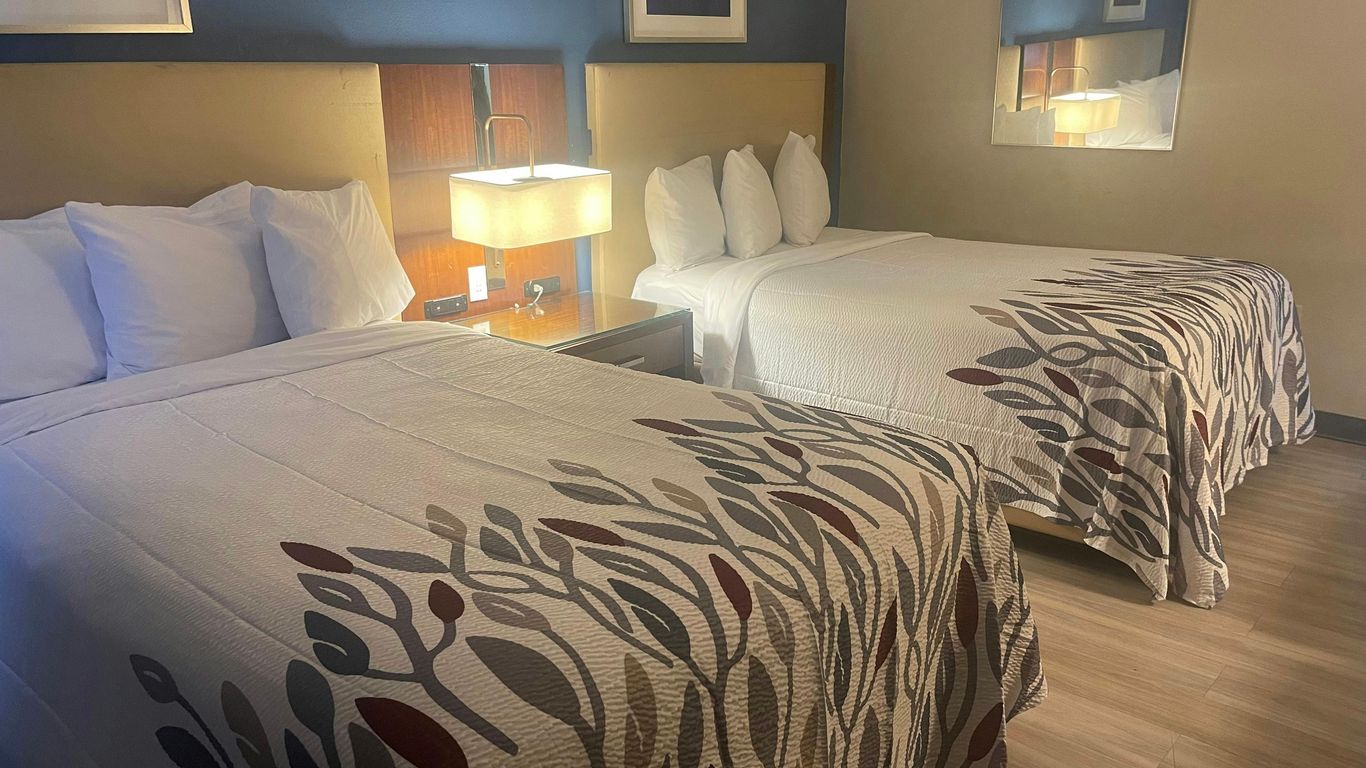 Red Roof Inn & Suites Hinesville