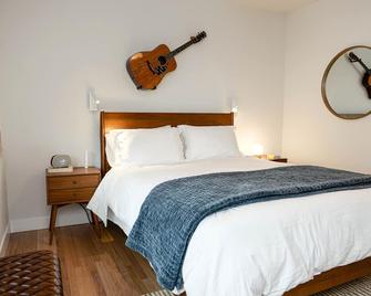 1+1 mid-century meets boho next to Studios - Burbank - Bedroom