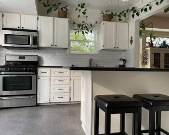 New Listing-Adorable Craftsman, Great Neighborhood - Portland