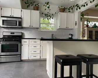 New Listing-Adorable Craftsman, Great Neighborhood - Portland - Cucina