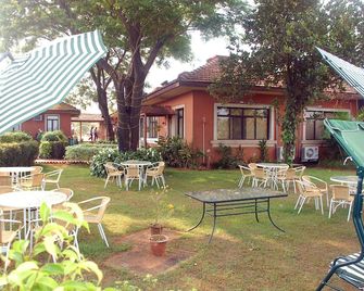 The International Centre - Goa Accommodation - Dona Paula - Patio